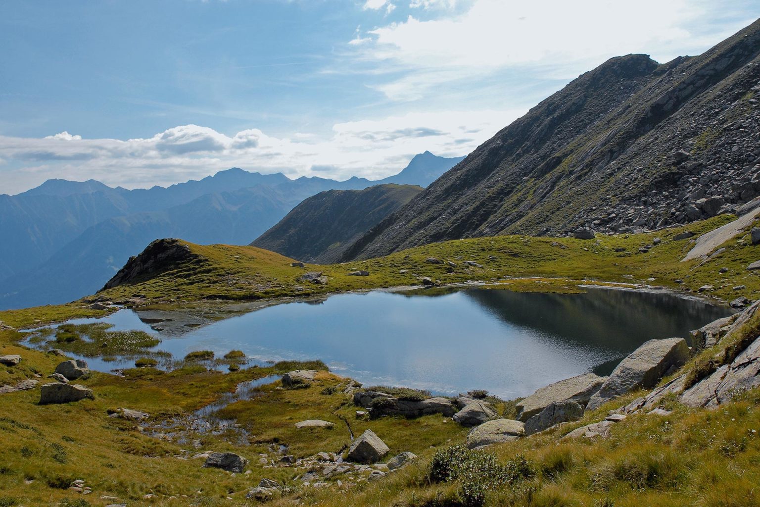 Bergwanderung zu einem idyllischem Bergsee